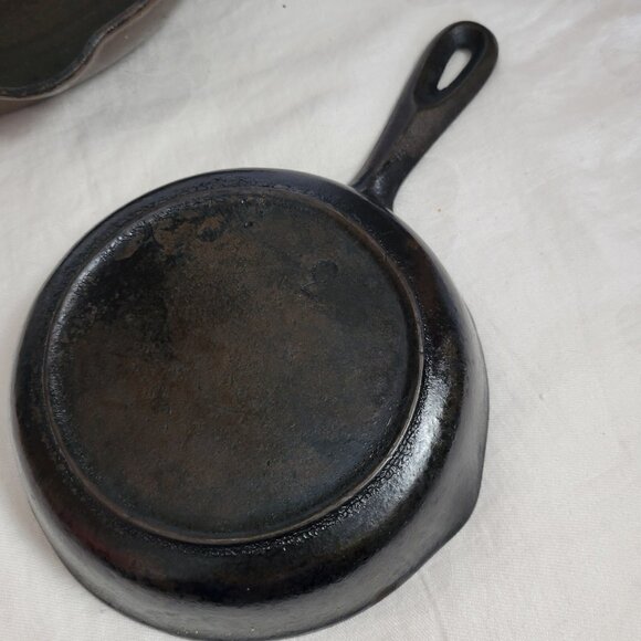Vintage Cast Iron No. 3 frying pan seasoned 6 1/2" kitchenware camping cook EUC - Picture 3 of 5